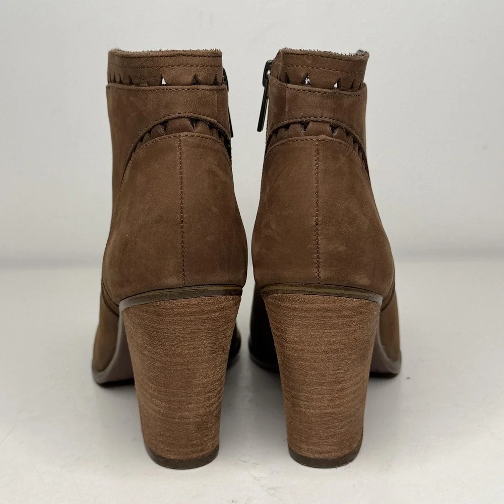 Vince Camuto Boots Womens Size 8 Brown Ankle Block Heel Booties VC-Fritan‎